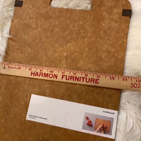 LocknLock wood fiber cutting board. - Picture 7 of 7